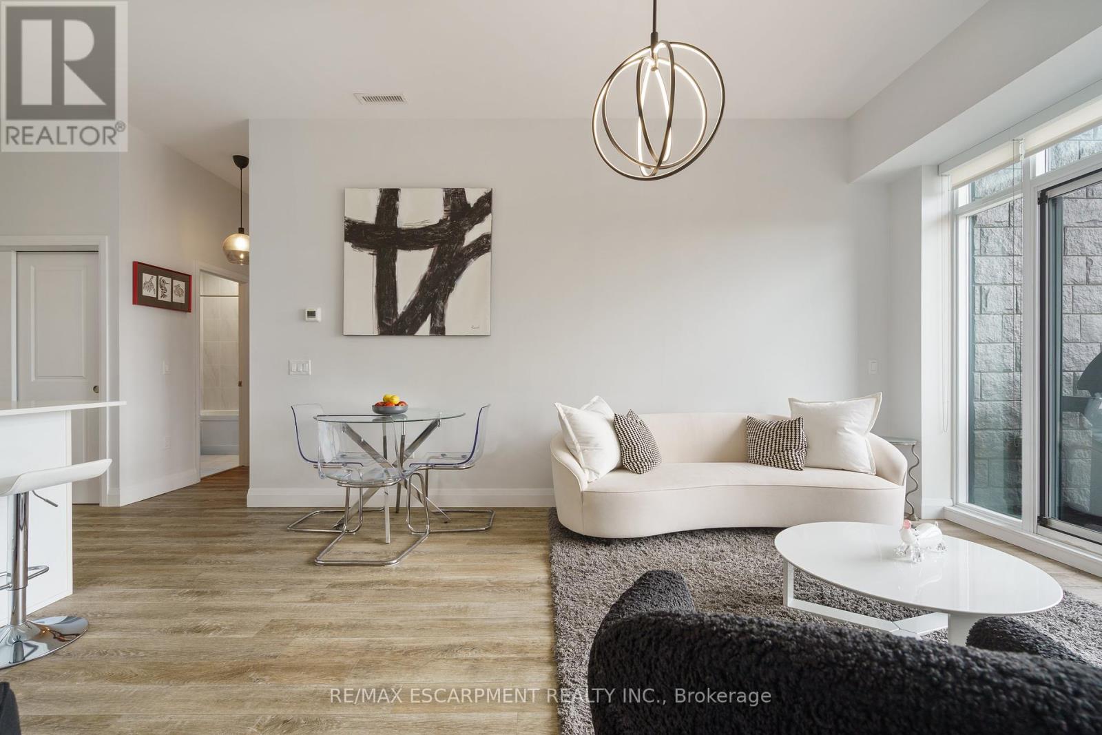 Single Family House for Sale in    REDFERN AVENUE Hamilton (Mountview) 