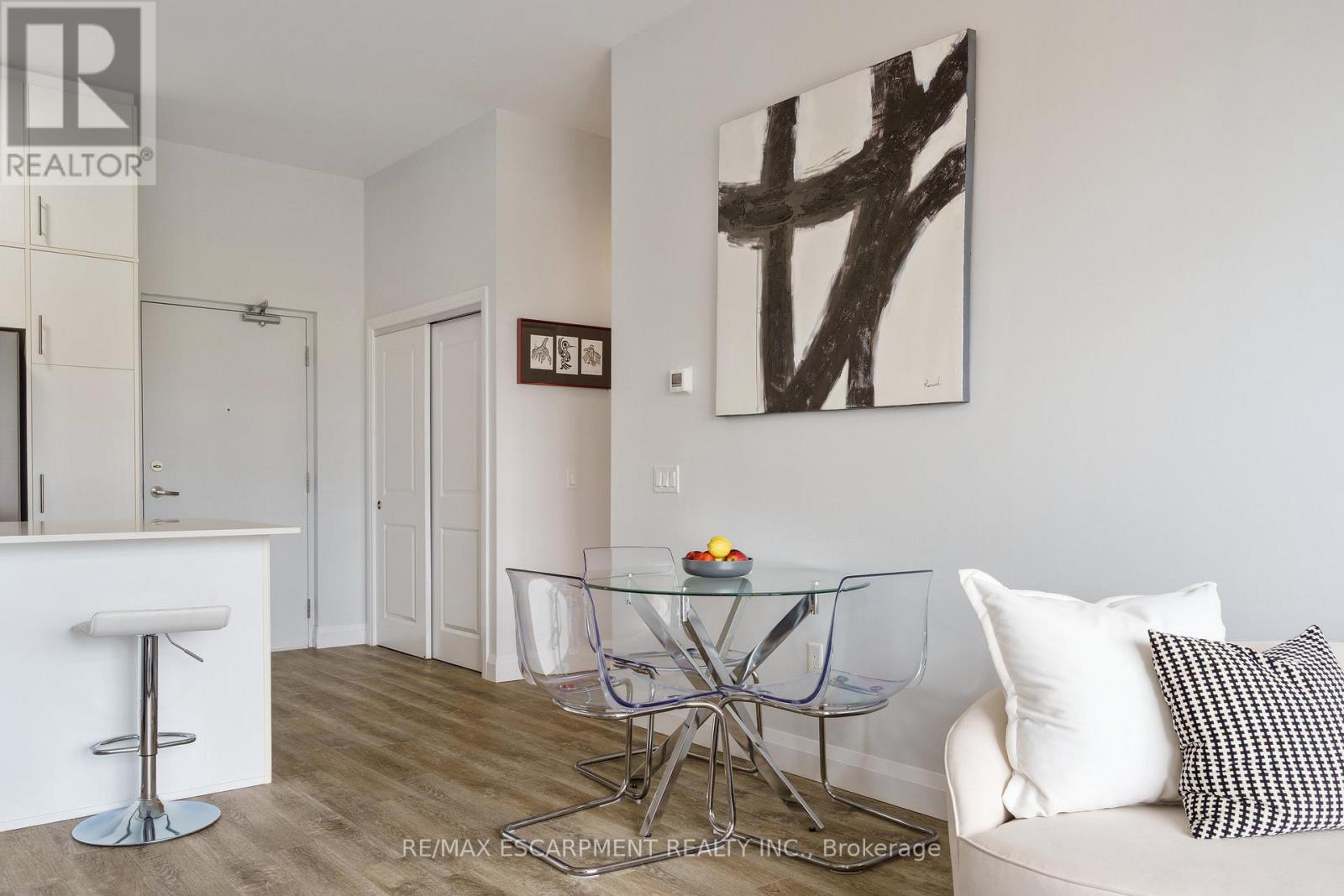 Single Family House for Sale in    REDFERN AVENUE Hamilton (Mountview) 