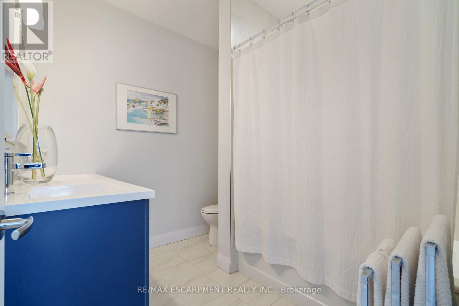 Single Family House for Sale in    REDFERN AVENUE Hamilton (Mountview) 