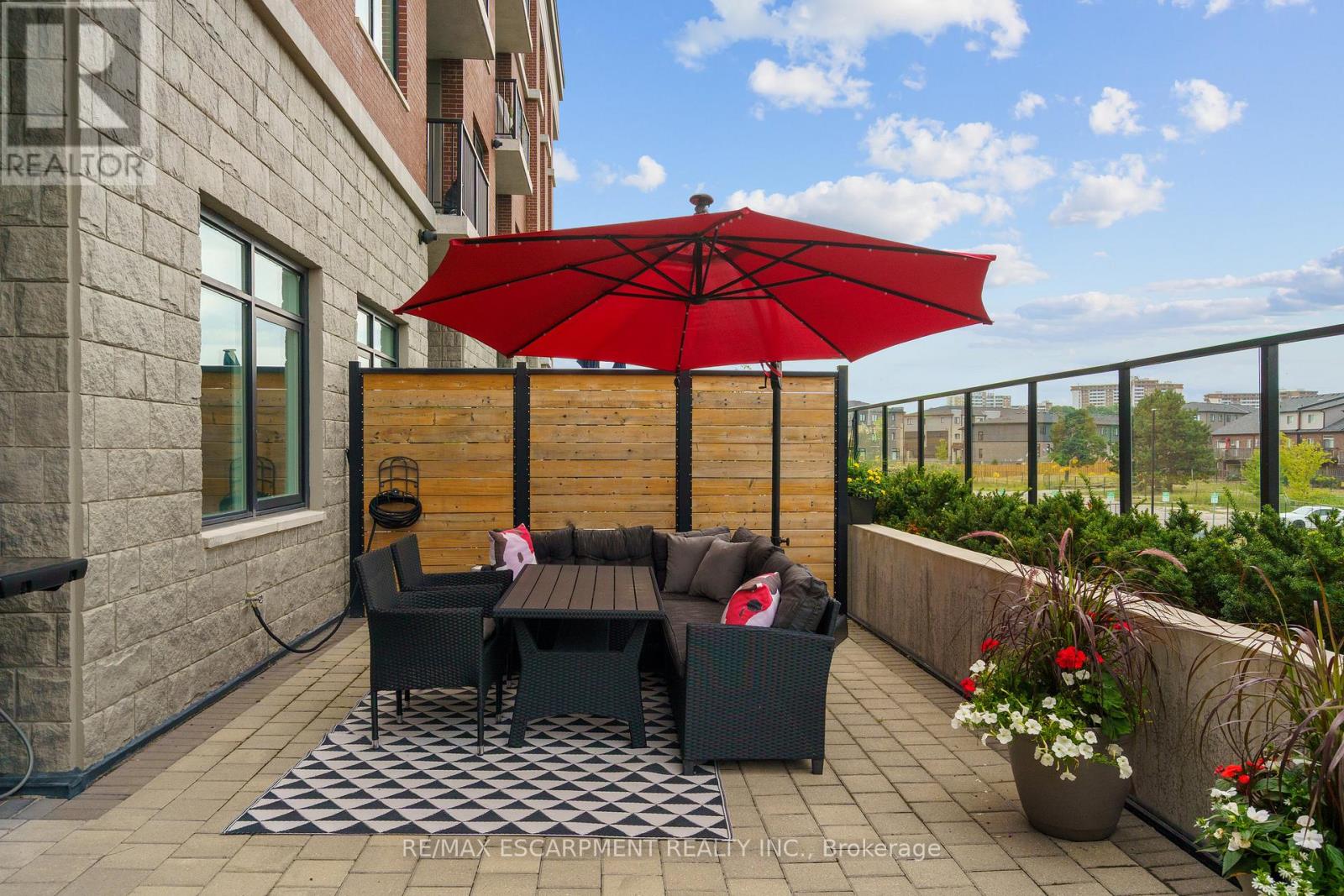 Single Family House for Sale in    REDFERN AVENUE Hamilton (Mountview) 