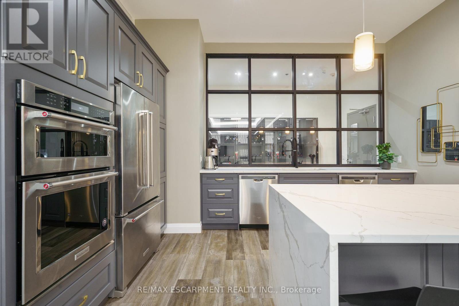 Single Family House for Sale in    REDFERN AVENUE Hamilton (Mountview) 
