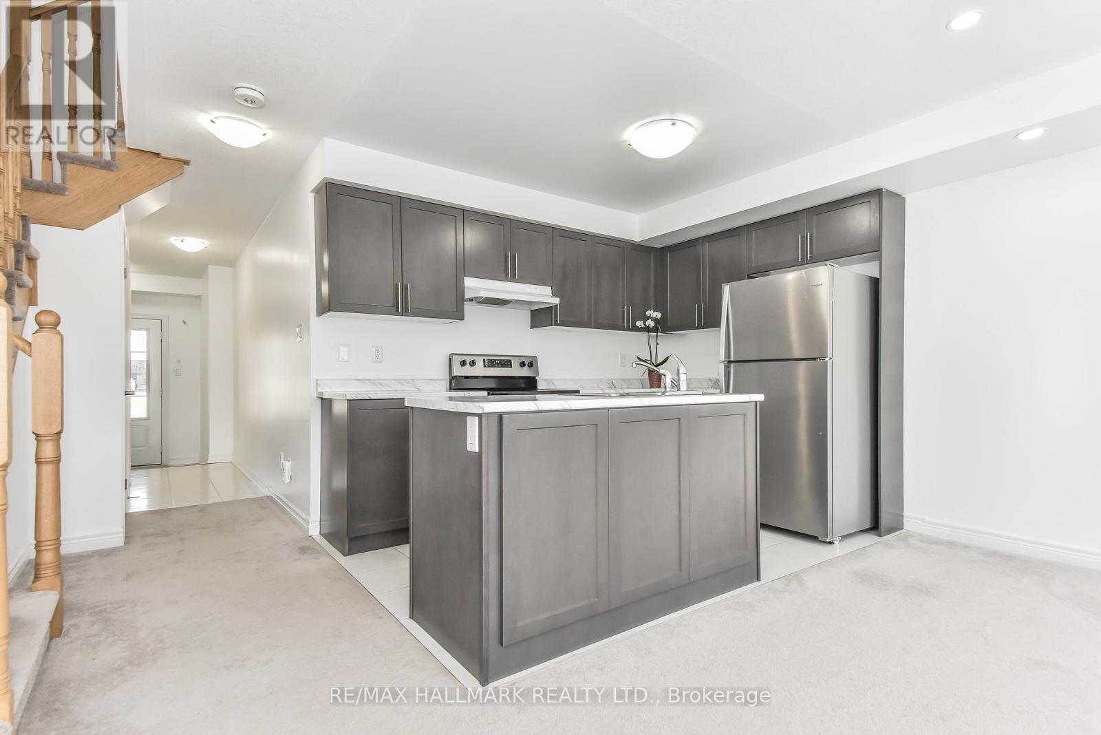 Photo 4 of 14 740 Linden Drive, Cambridge ON