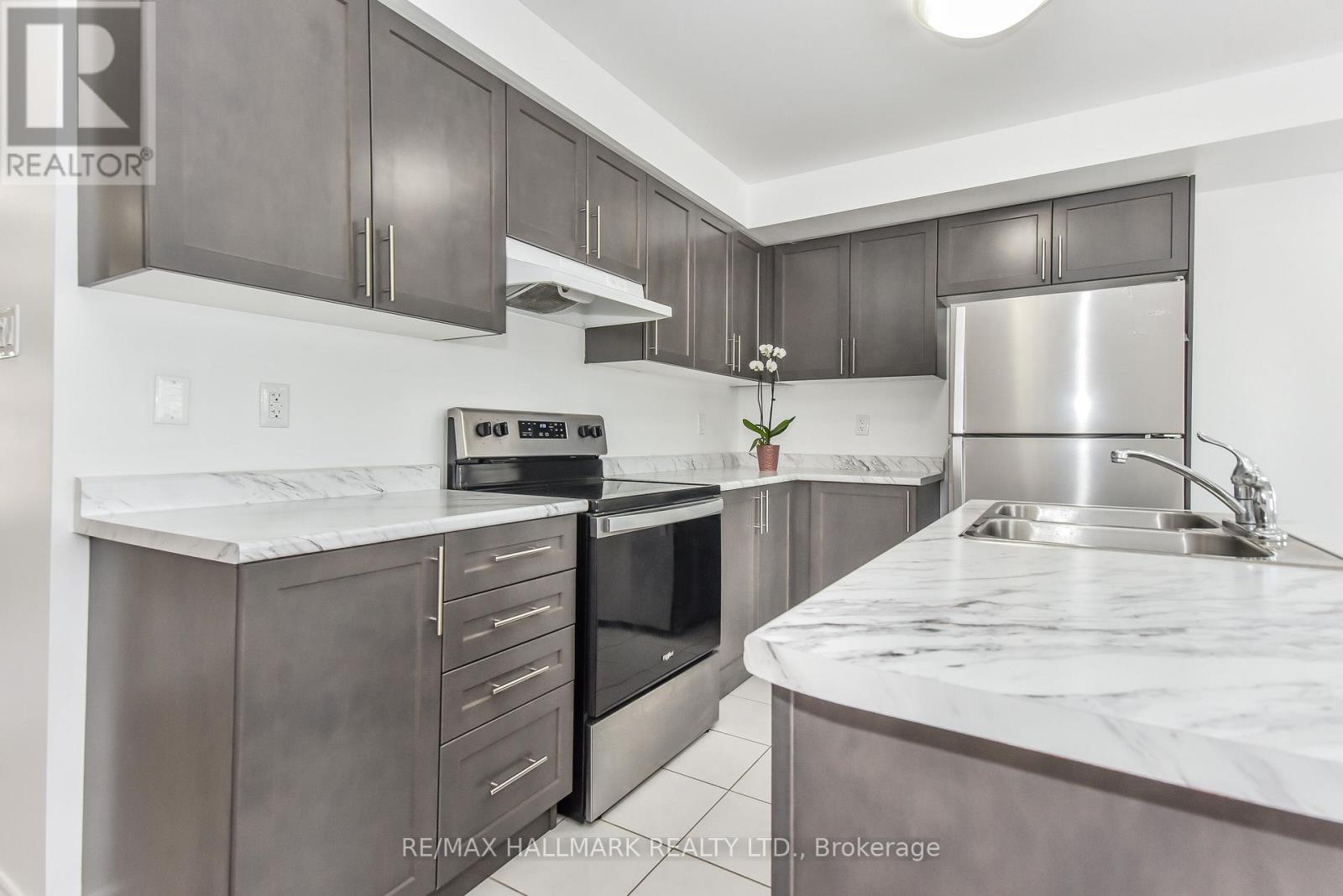 Photo 7 of 14 740 Linden Drive, Cambridge ON