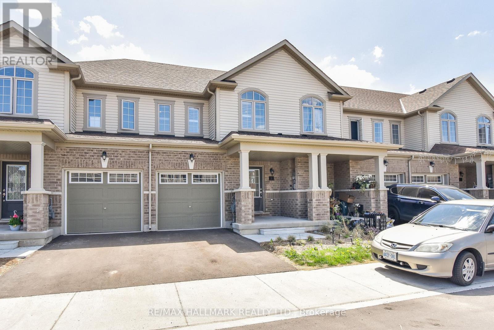 Photo 11 of 14 740 Linden Drive, Cambridge ON