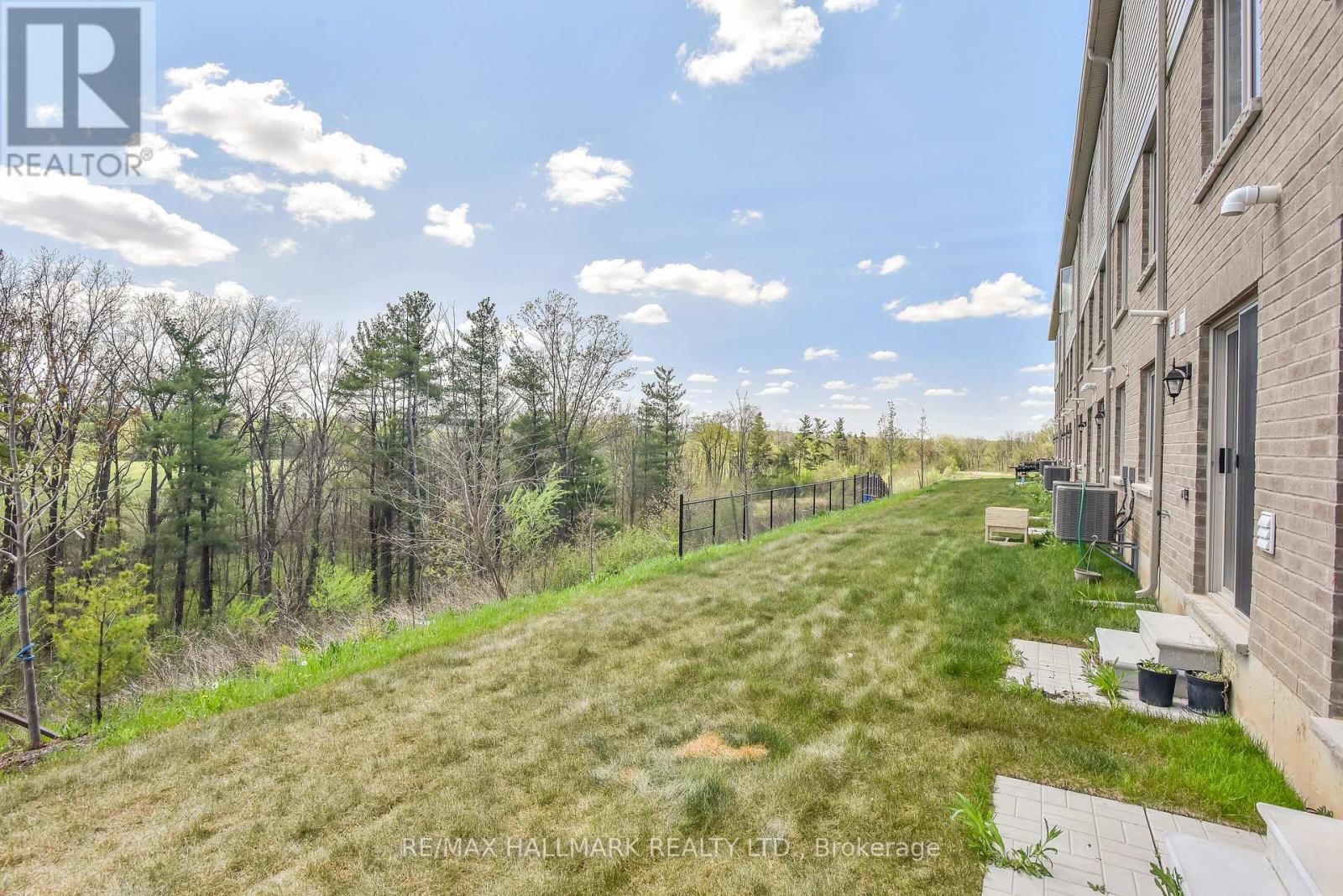 Photo 2 of 14 740 Linden Drive, Cambridge ON