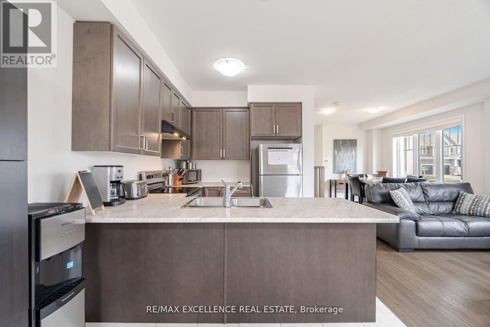 Photo 8 of 53 Oaktree Drive, Haldimand ON