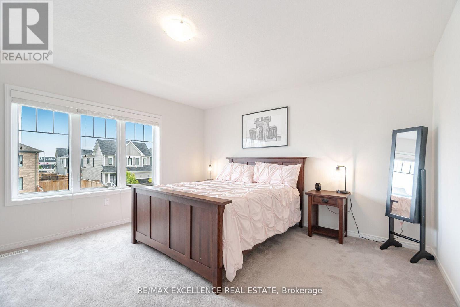 Photo 35 of 53 Oaktree Drive, Haldimand ON