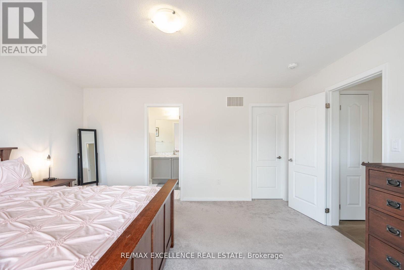 Photo 38 of 53 Oaktree Drive, Haldimand ON