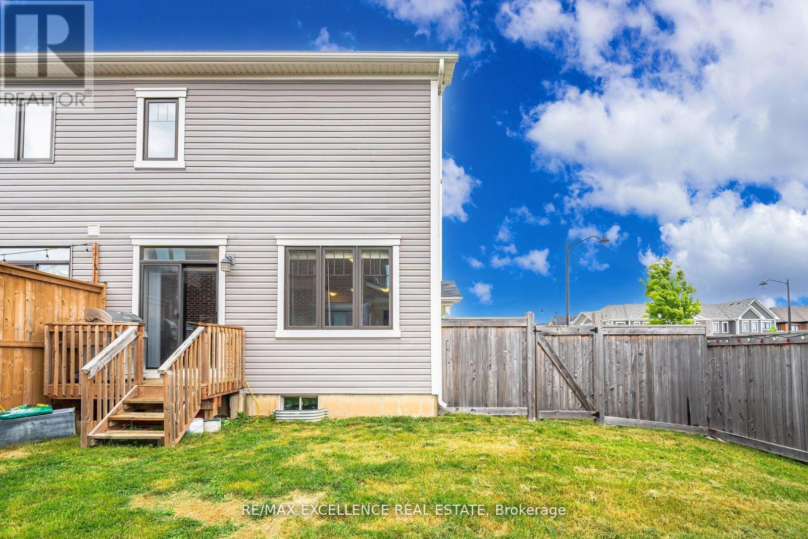Photo 9 of 53 Oaktree Drive, Haldimand ON
