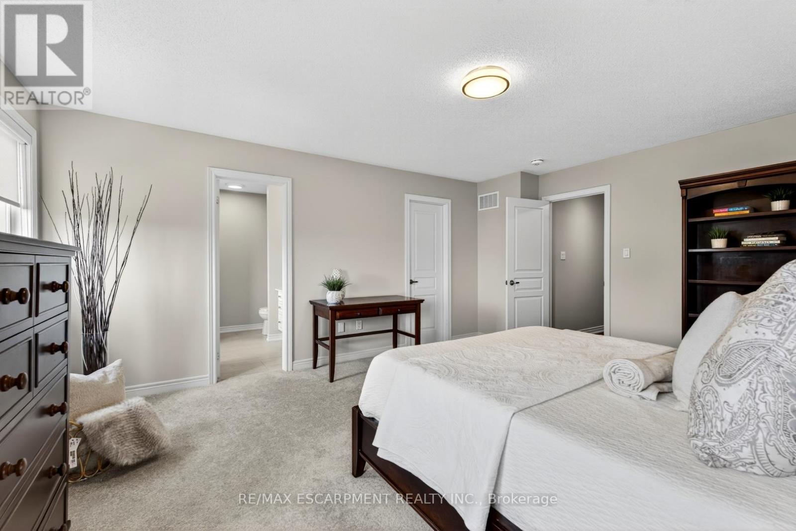 Photo 6 of 225 Skinner Road, Hamilton ON