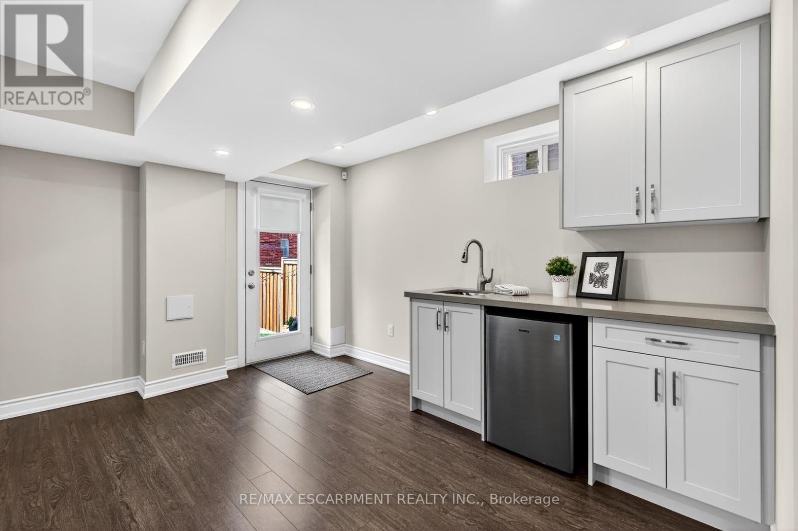 Photo 20 of 225 Skinner Road, Hamilton ON
