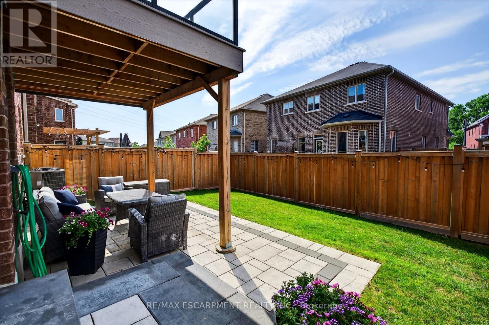 Photo 21 of 225 Skinner Road, Hamilton ON