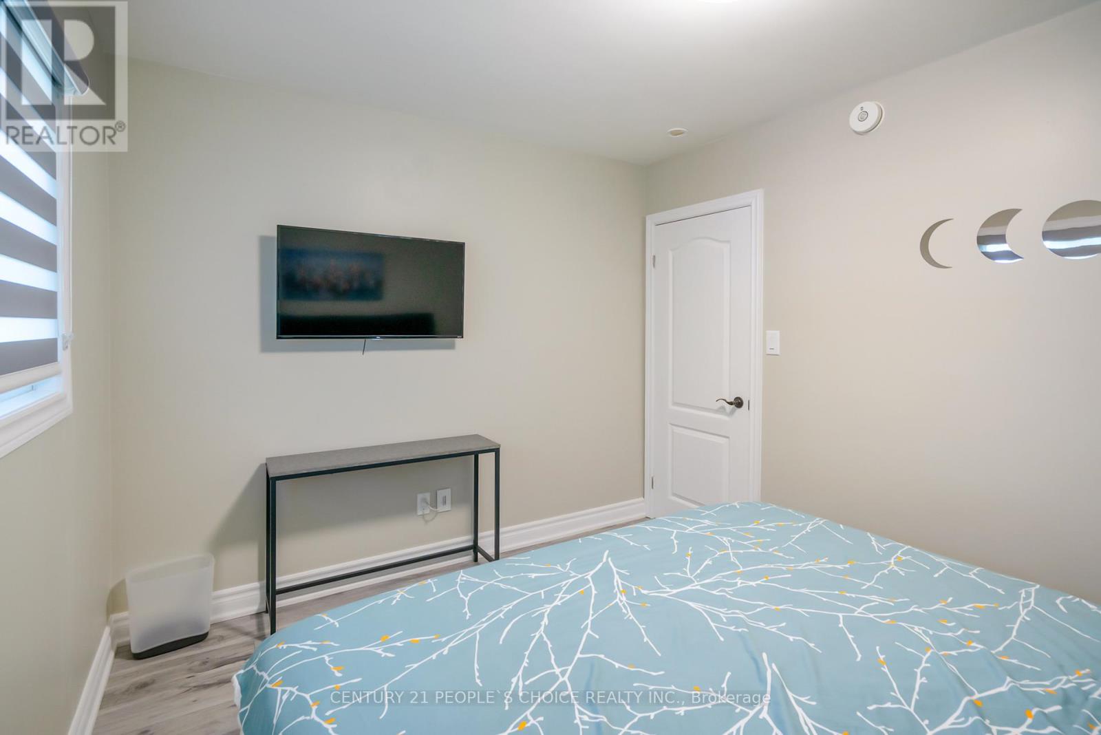 Photo 20 of 45 Chestnut Street W, St Catharines ON
