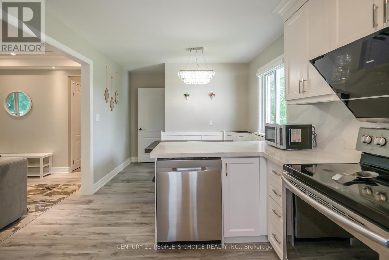 Photo 23 of 45 Chestnut Street W, St Catharines ON