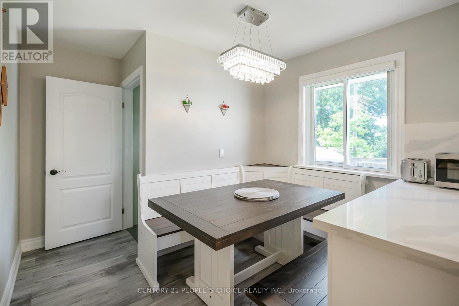 Photo 29 of 45 Chestnut Street W, St Catharines ON
