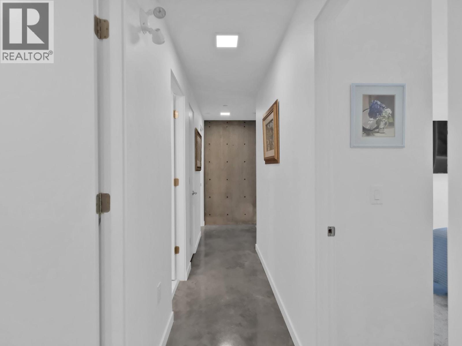 201 4071 Lakeshore Road, Kelowna