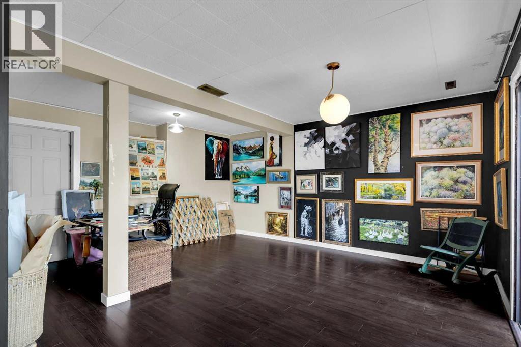 Single Family House for Sale in #   Avenue NW Huntington Hills Calgary 