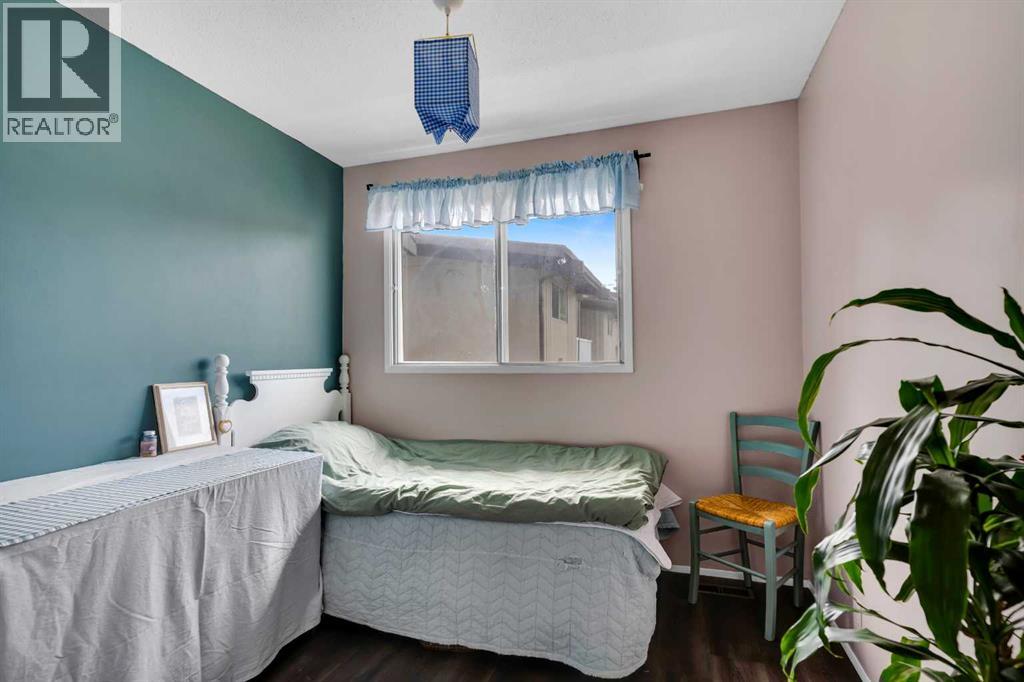 Single Family House for Sale in #   Avenue NW Huntington Hills Calgary 