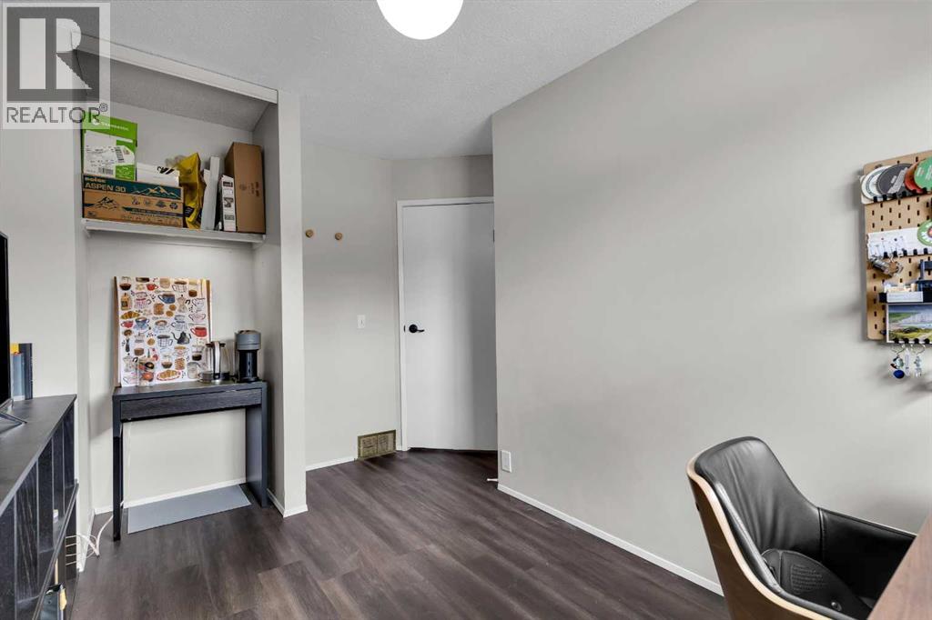 Single Family House for Sale in #   Avenue NW Huntington Hills Calgary 