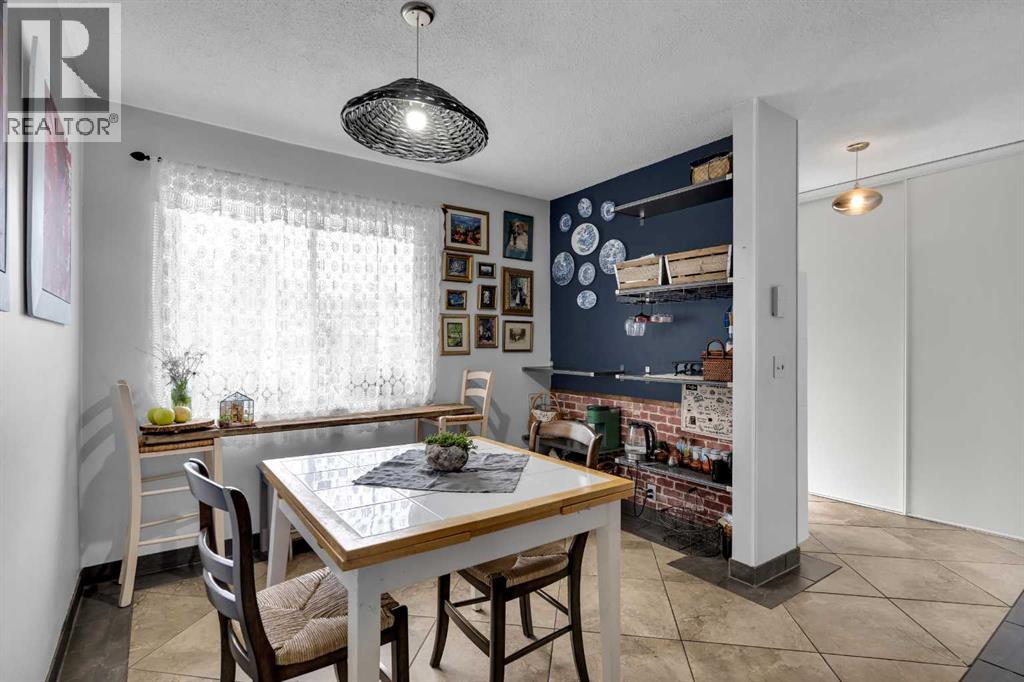 Single Family House for Sale in #   Avenue NW Huntington Hills Calgary 