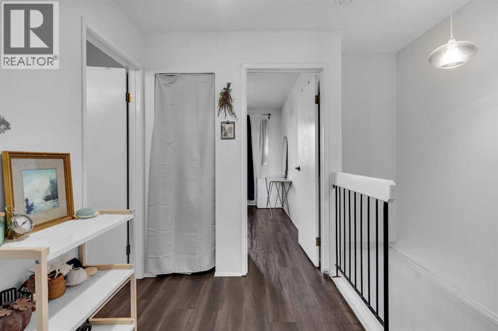 Single Family House for Sale in #   Avenue NW Huntington Hills Calgary 