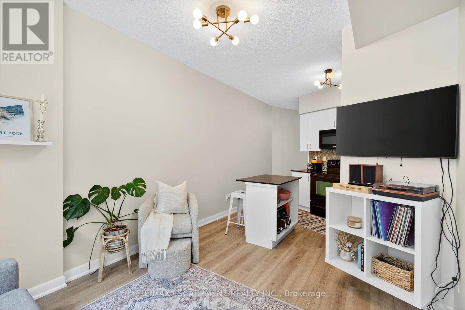 Photo 1 of 212 15 Bruyeres Mews, Toronto ON