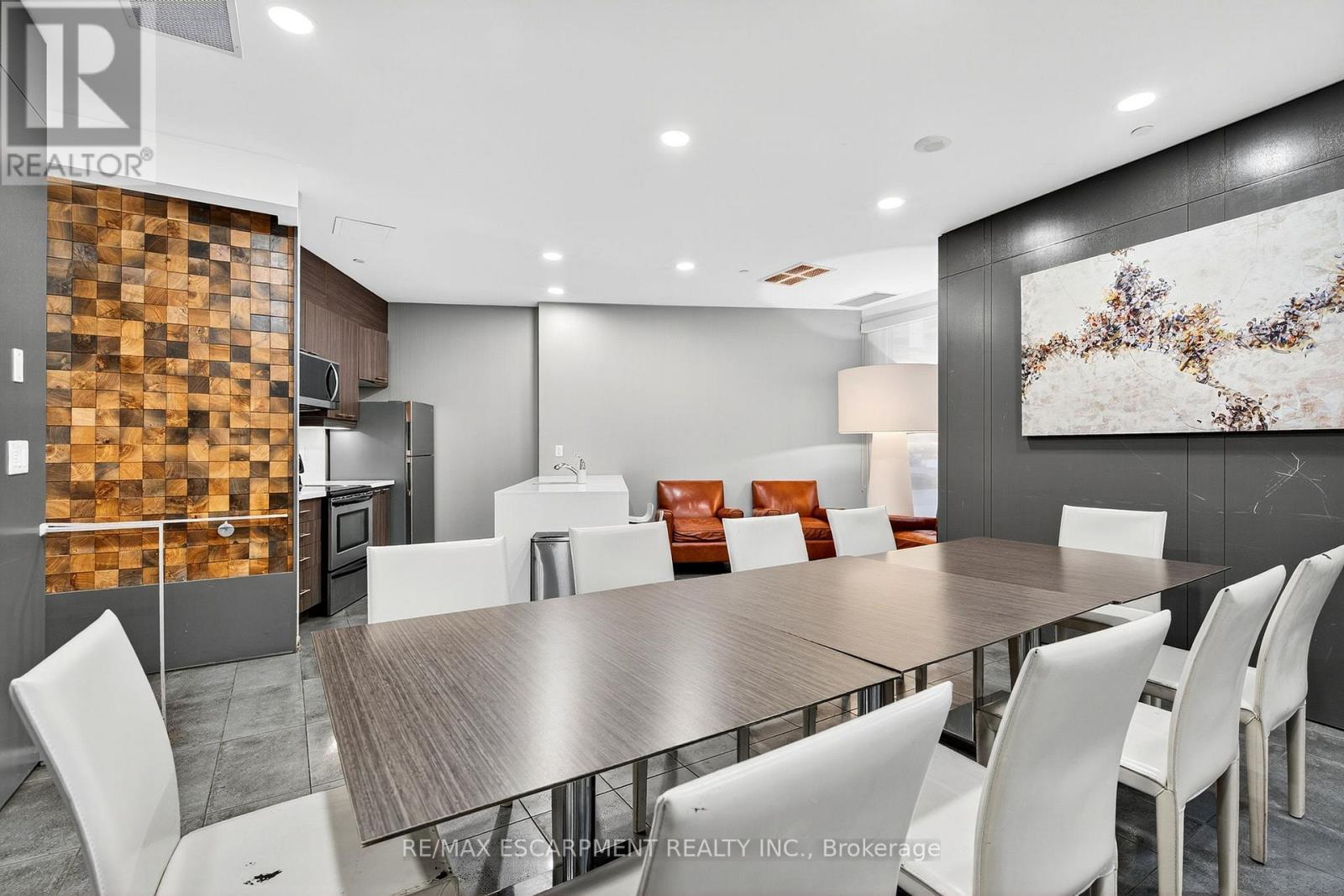Photo 43 of 212 15 Bruyeres Mews, Toronto ON