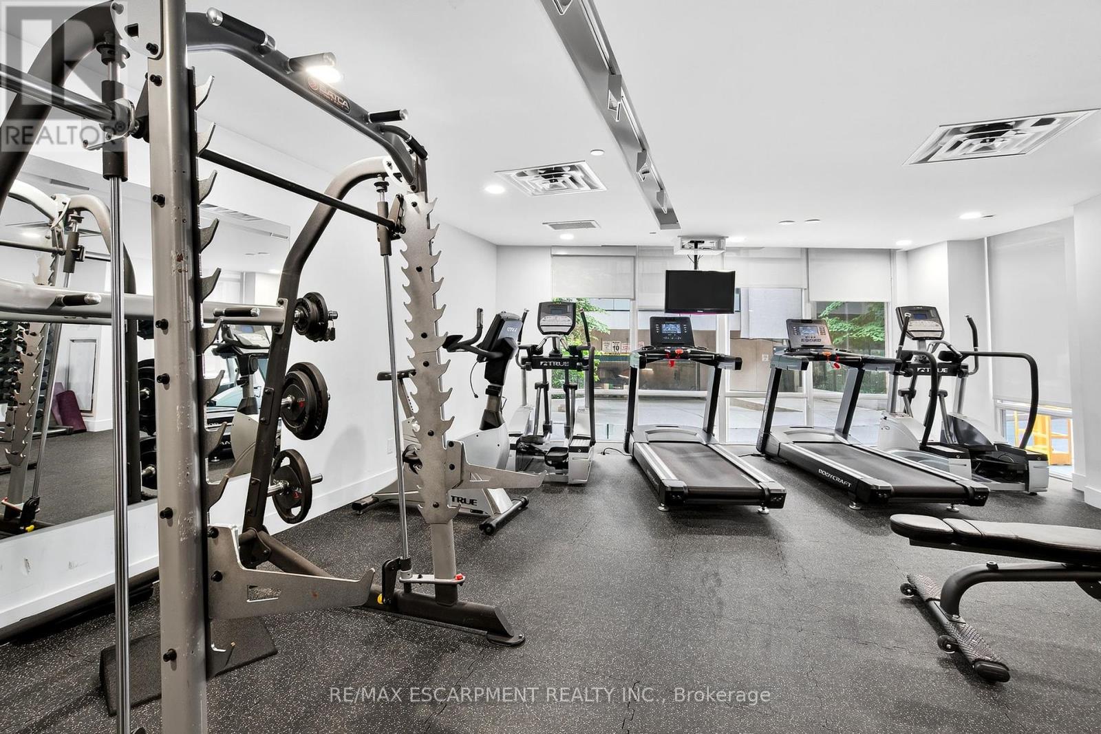 Photo 39 of 212 15 Bruyeres Mews, Toronto ON