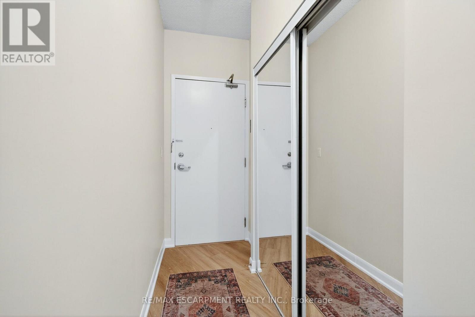 Photo 44 of 212 15 Bruyeres Mews, Toronto ON