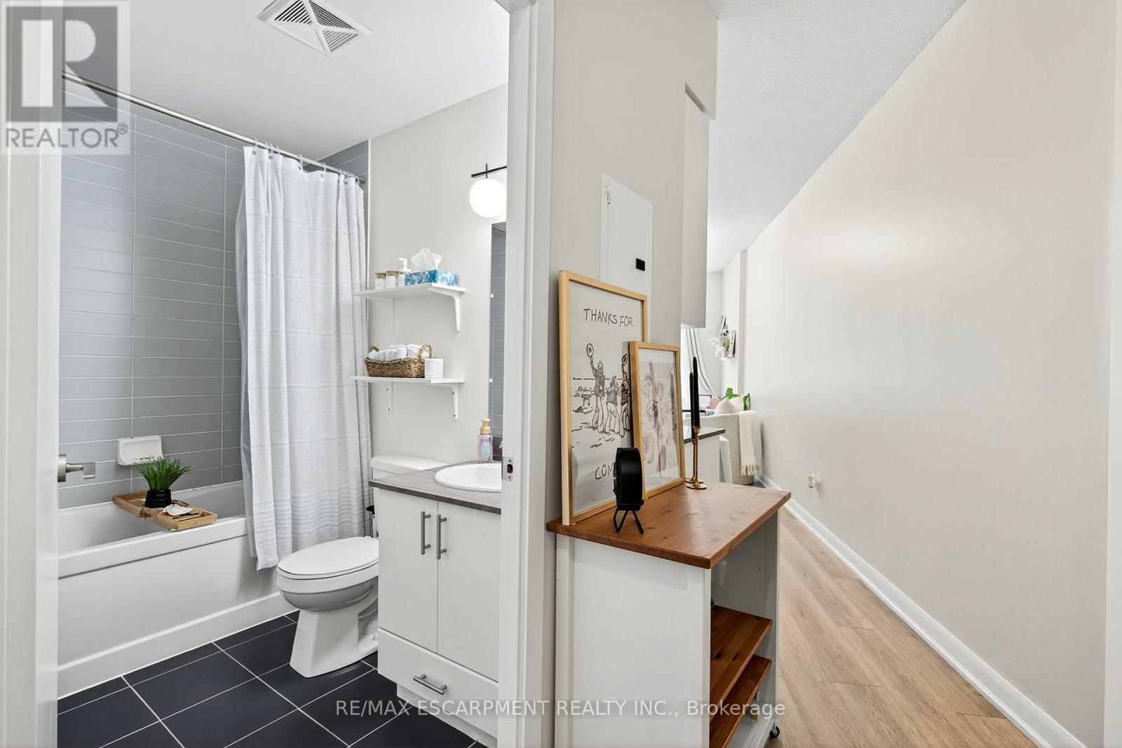 Photo 28 of 212 15 Bruyeres Mews, Toronto ON