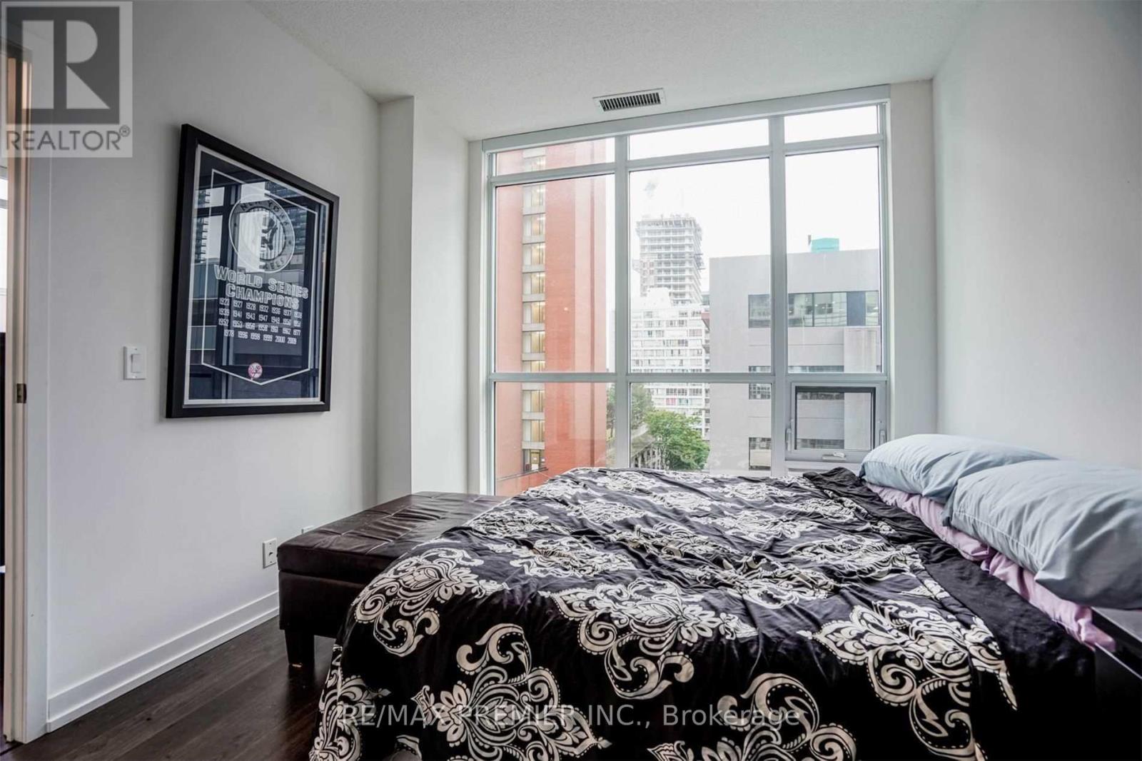 Photo 12 of 636 89 Dunfield Avenue, Toronto ON