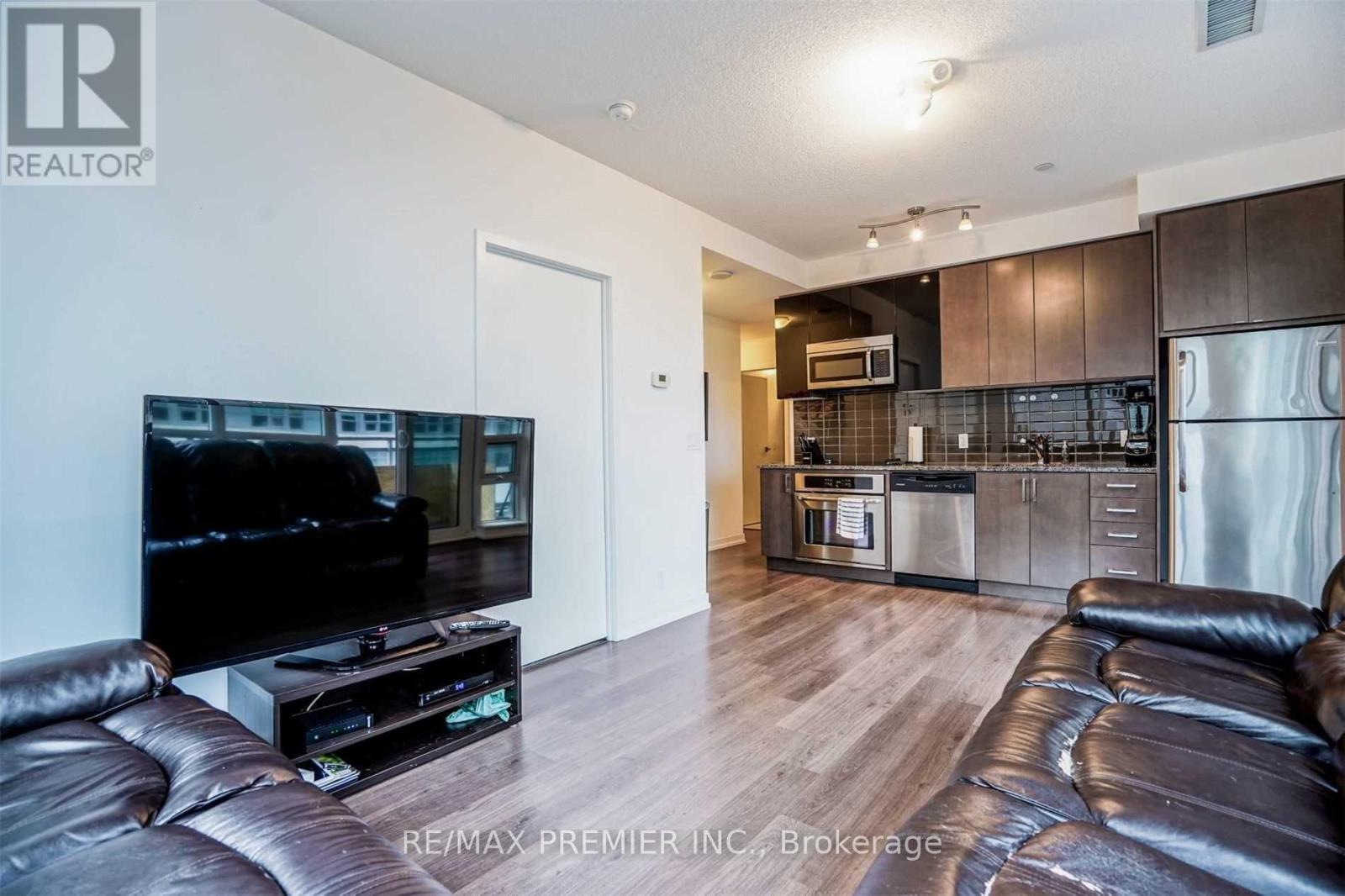Photo 9 of 636 89 Dunfield Avenue, Toronto ON
