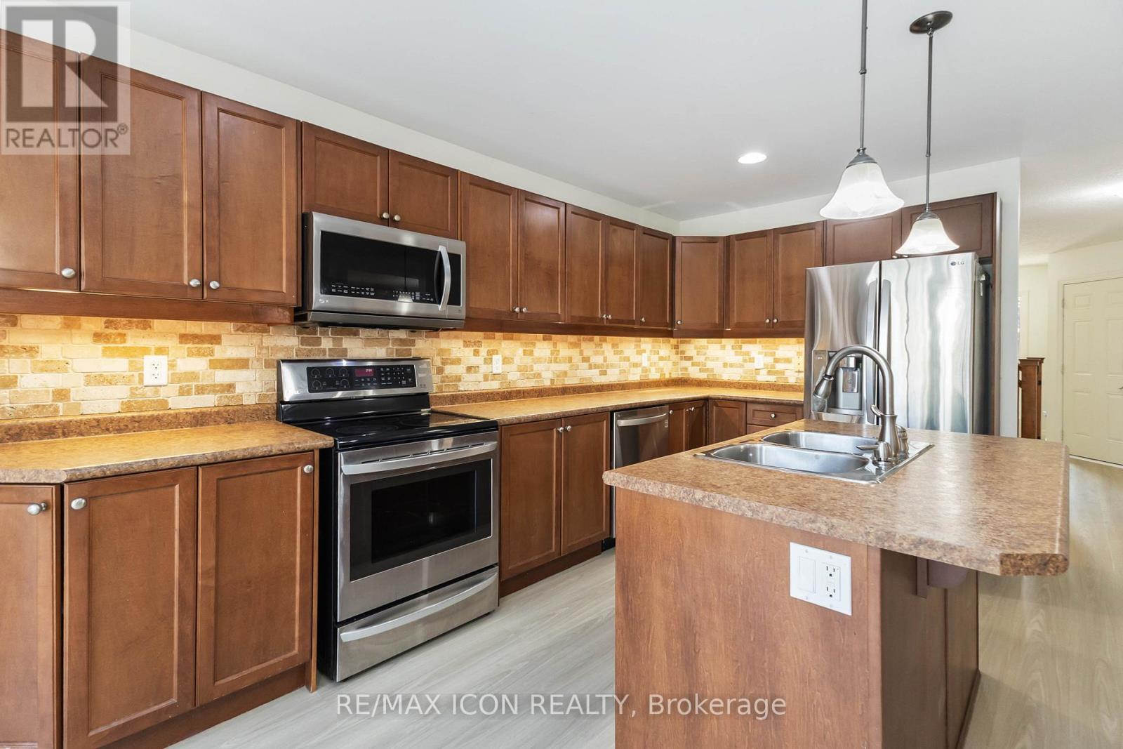 Photo 19 of 3190 Pomeroy Lane, London South ON