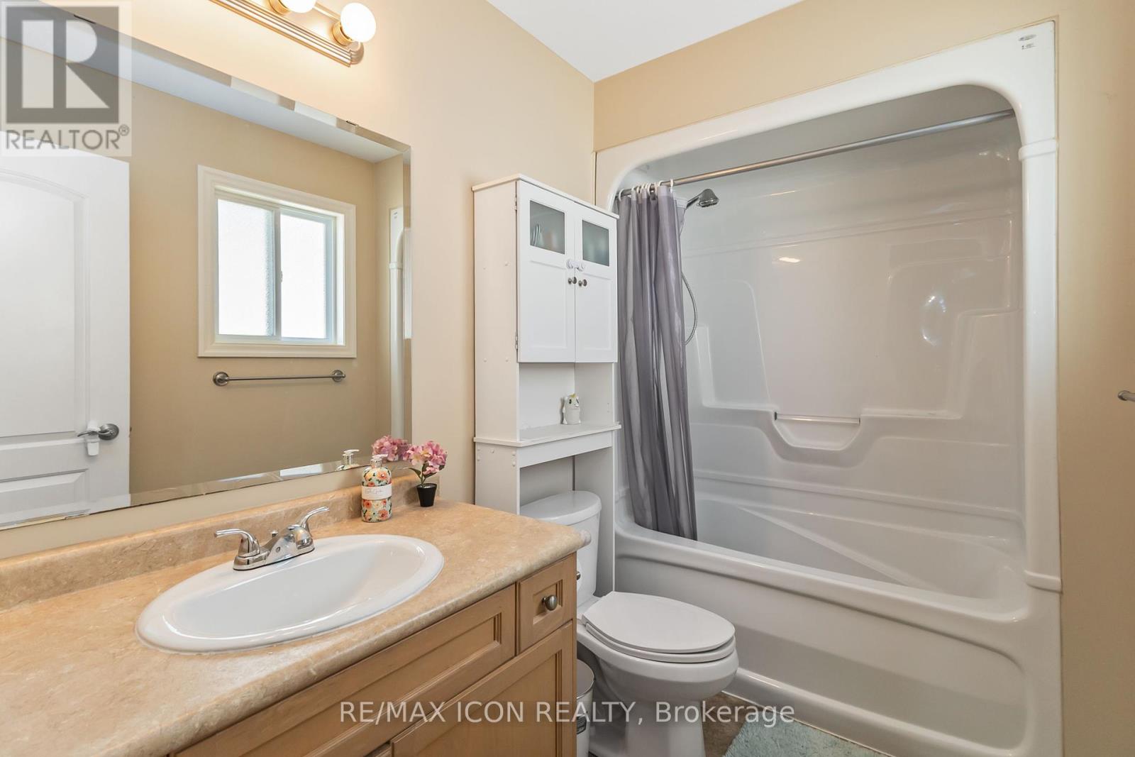 Photo 30 of 3190 Pomeroy Lane, London South ON