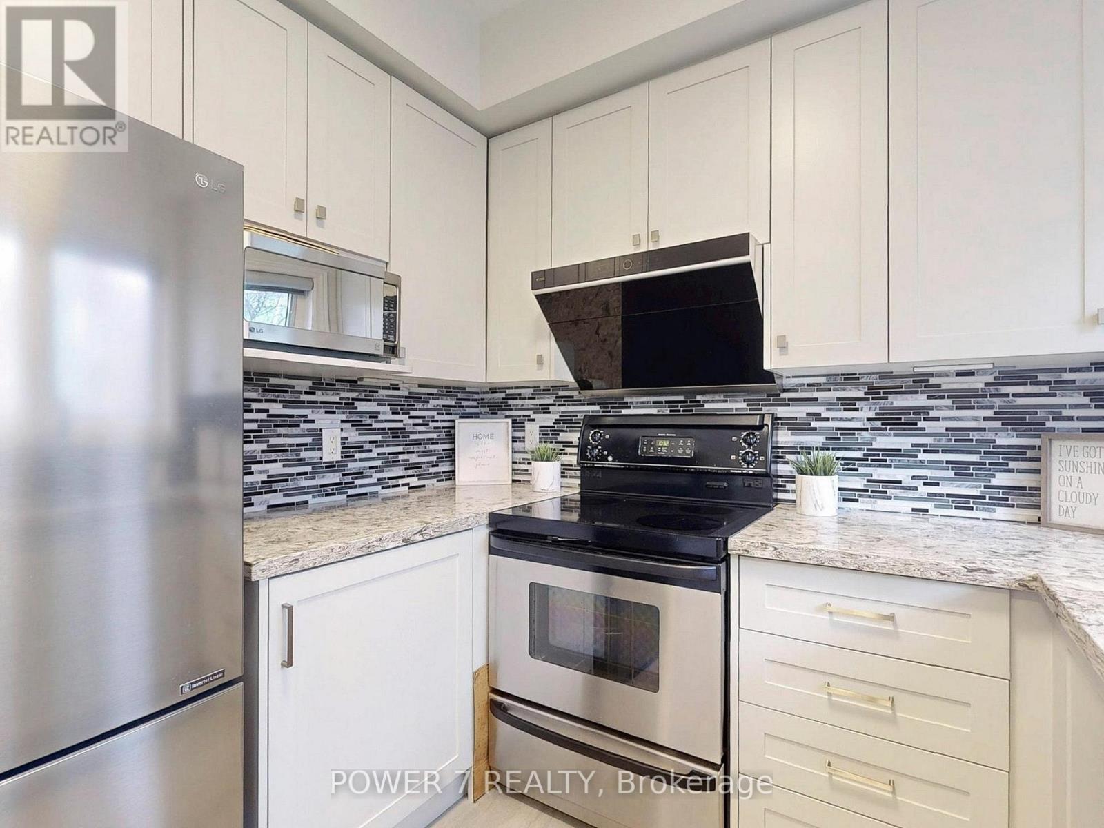 Photo 23 of 26 Suncrest Boulevard, Markham ON