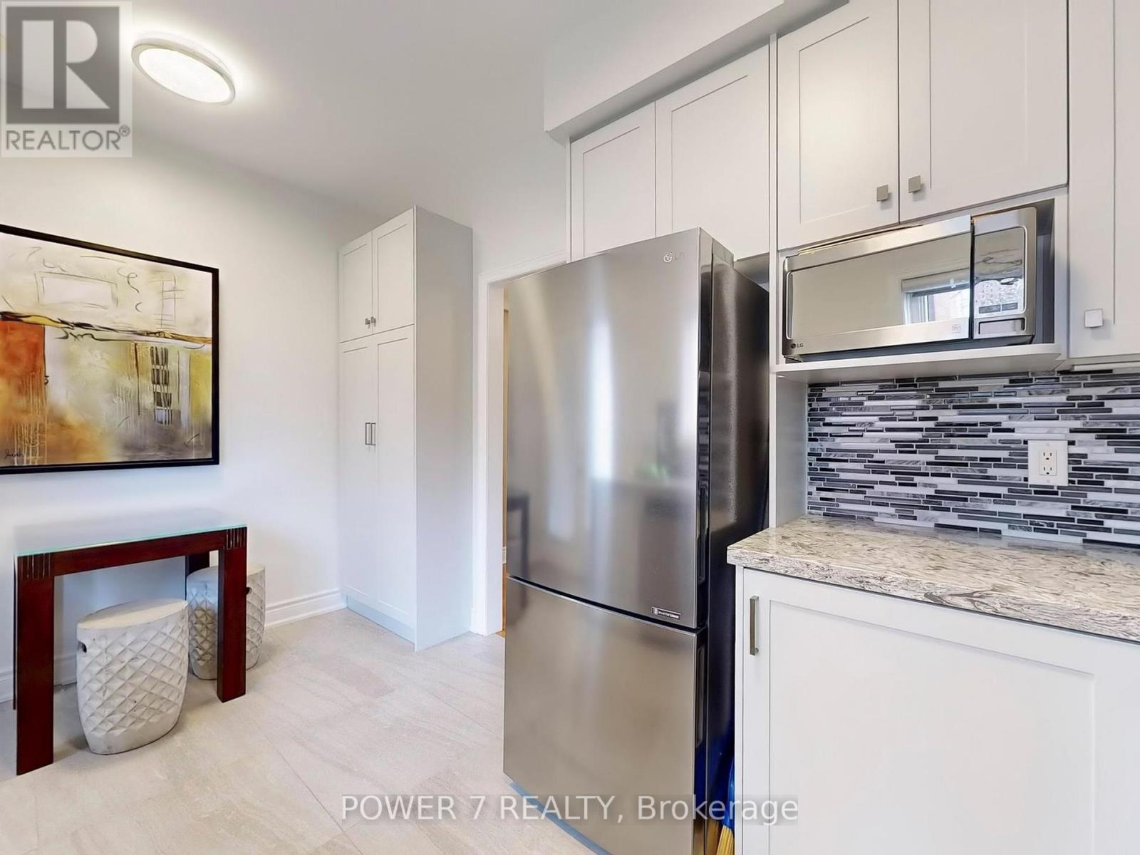 Photo 25 of 26 Suncrest Boulevard, Markham ON