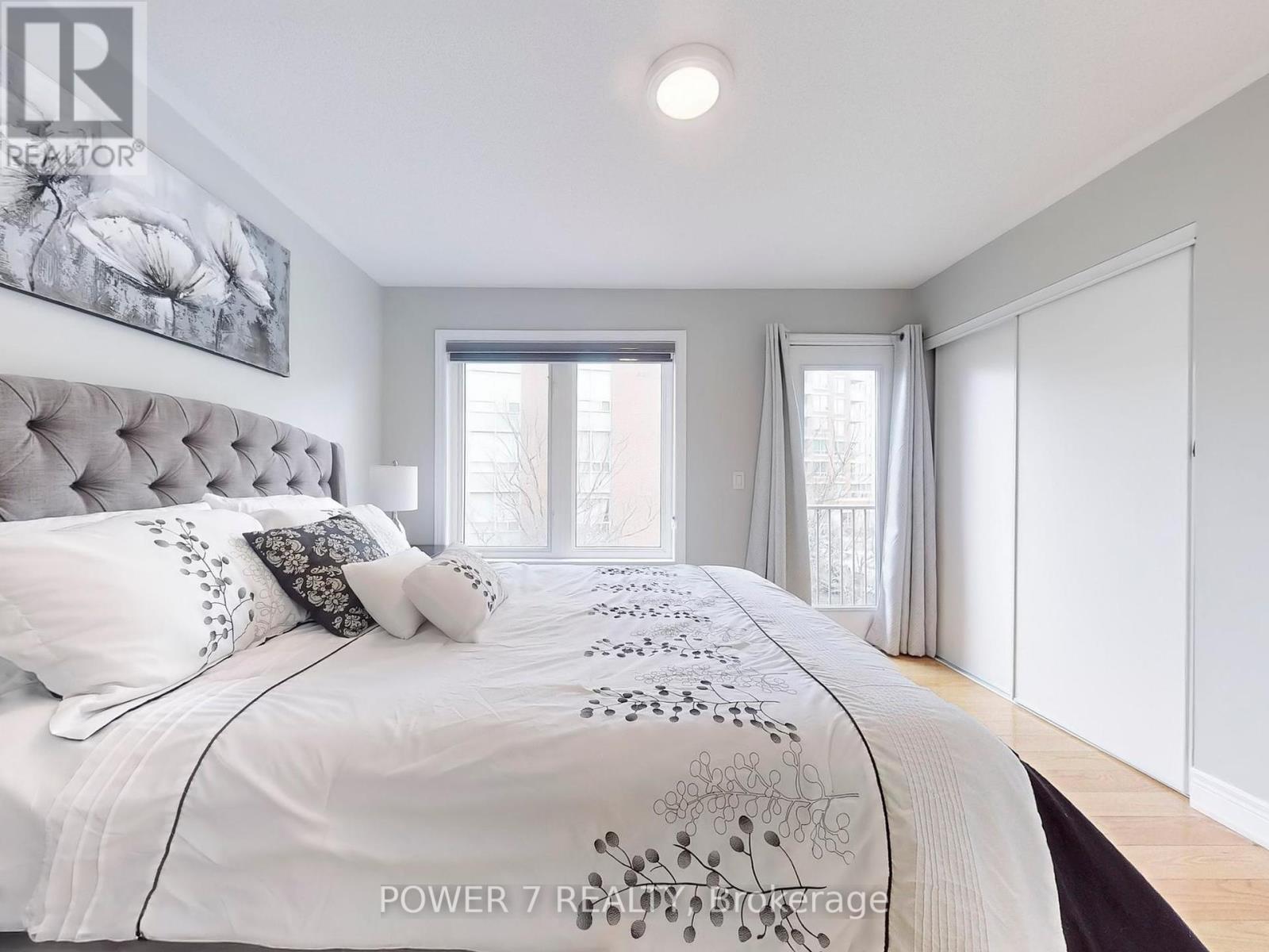 Photo 30 of 26 Suncrest Boulevard, Markham ON