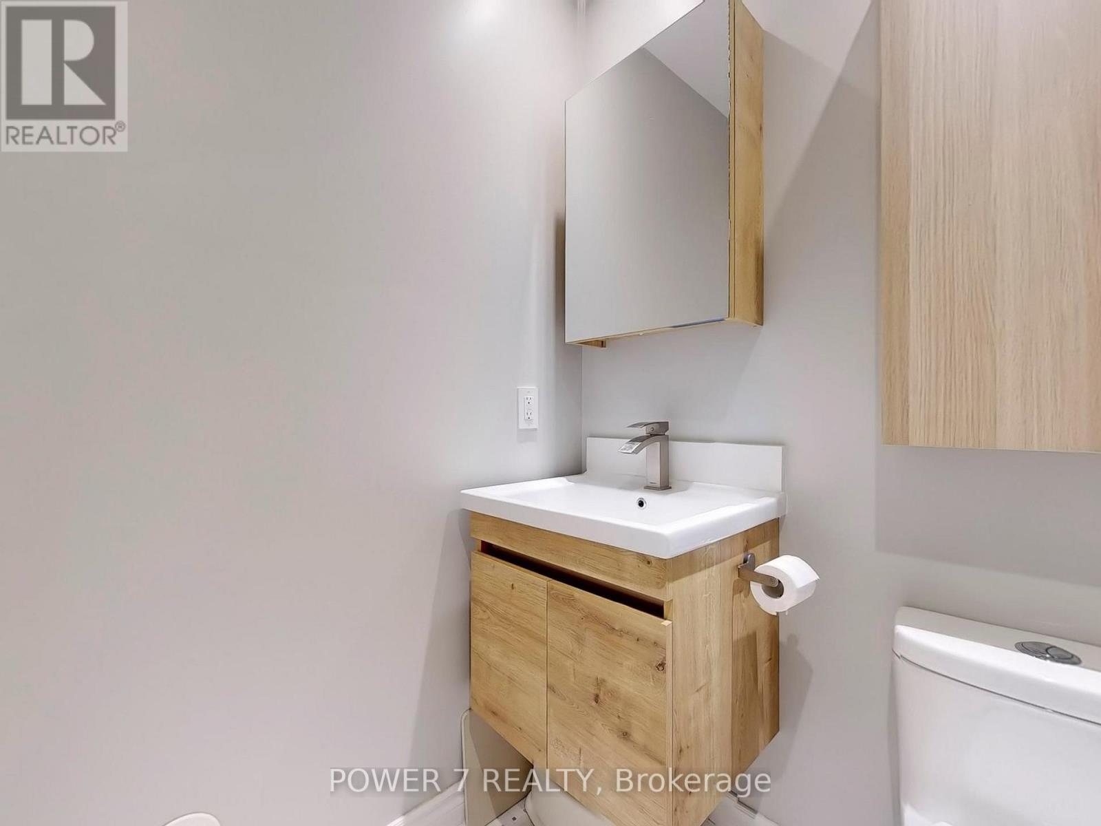 Photo 32 of 26 Suncrest Boulevard, Markham ON