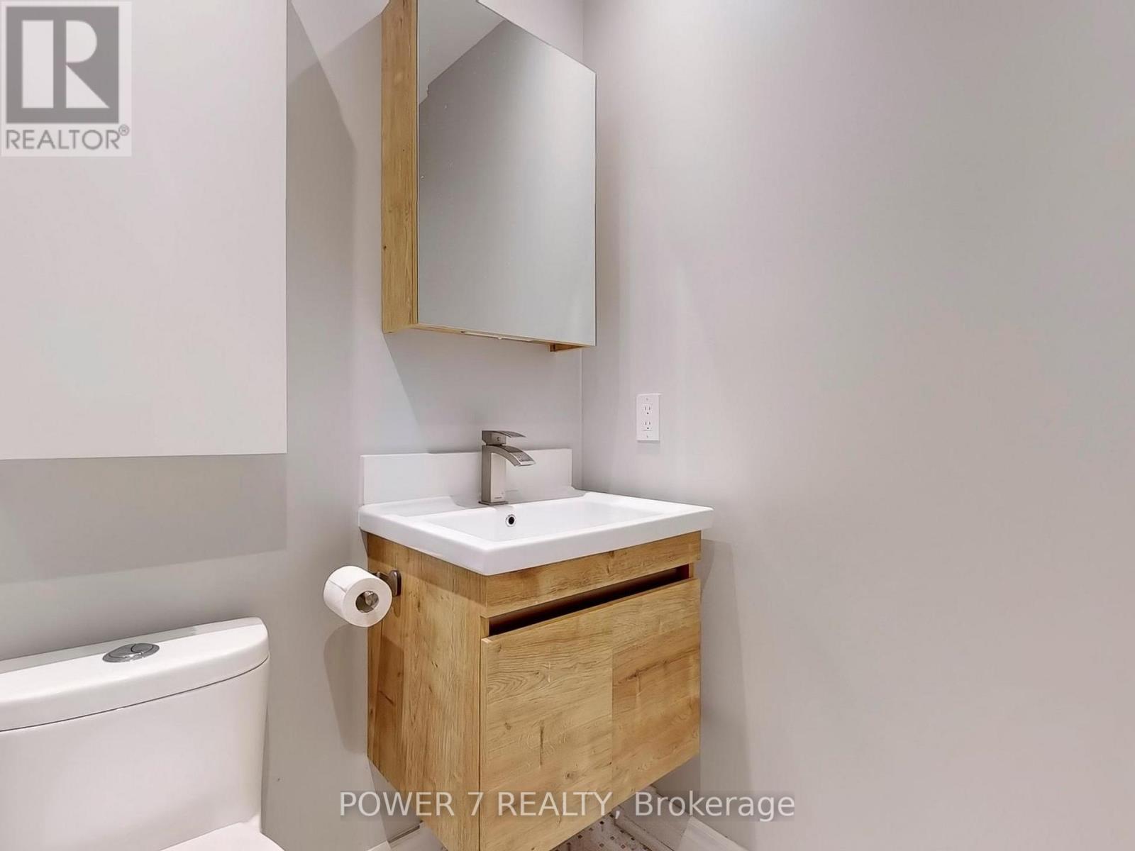 Photo 37 of 26 Suncrest Boulevard, Markham ON