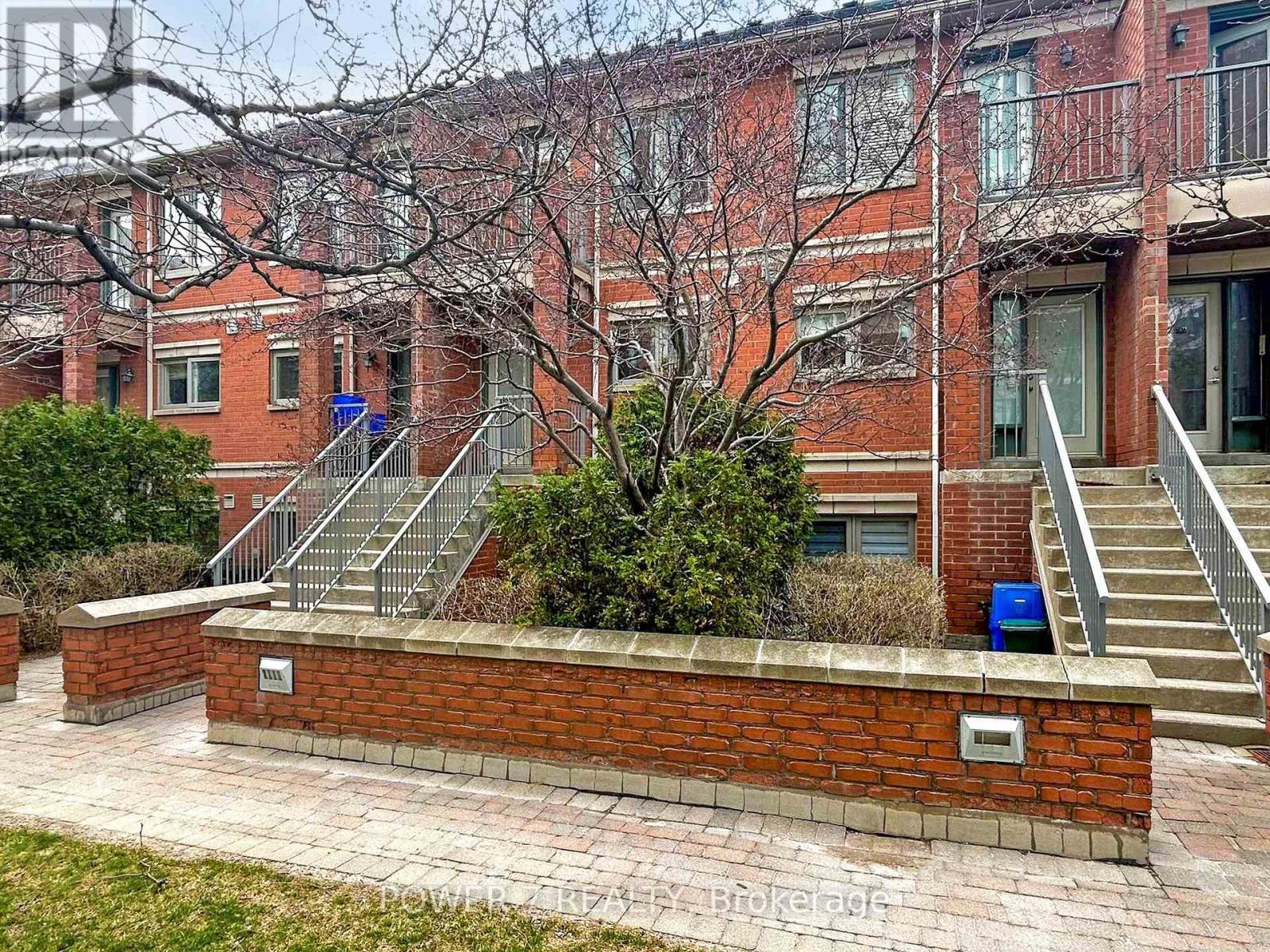 Photo 46 of 26 Suncrest Boulevard, Markham ON