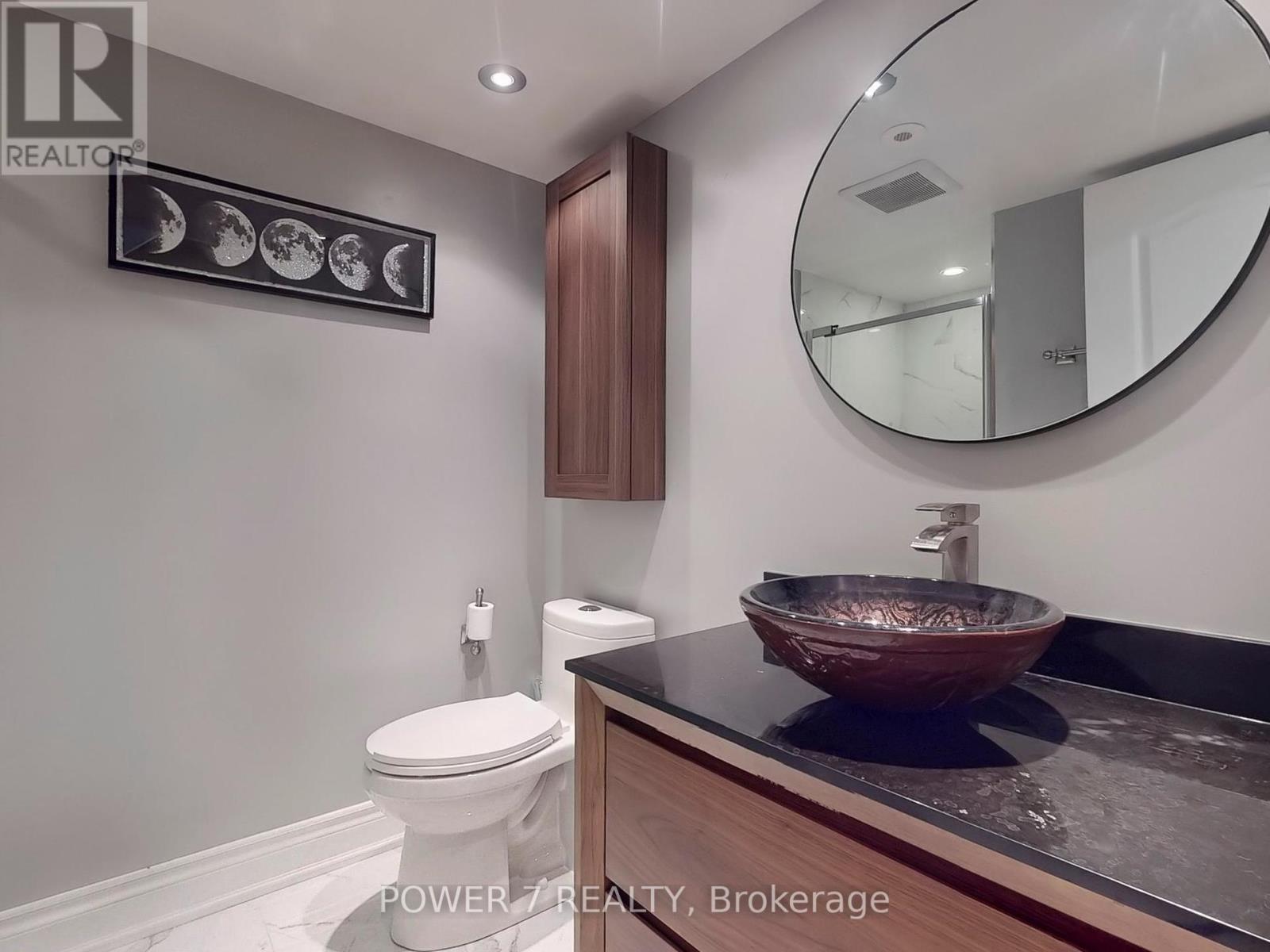 Photo 9 of 26 Suncrest Boulevard, Markham ON