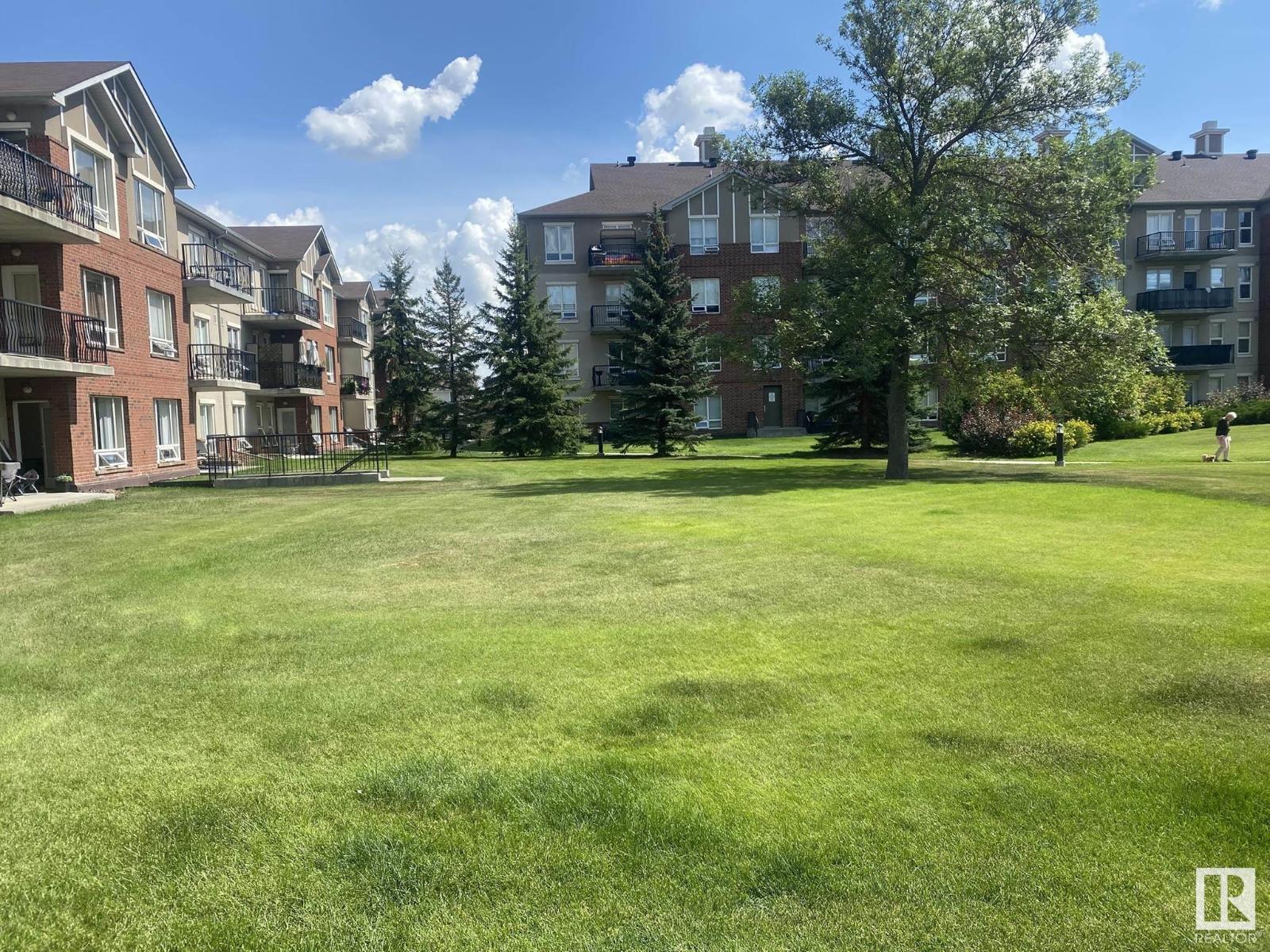 Photo 11 of 127 6315 135 Av Nw, Edmonton AB