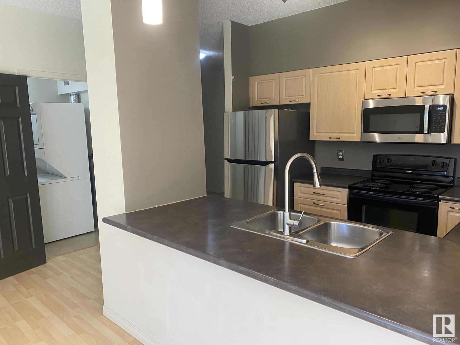 Photo 8 of 127 6315 135 Av Nw, Edmonton AB