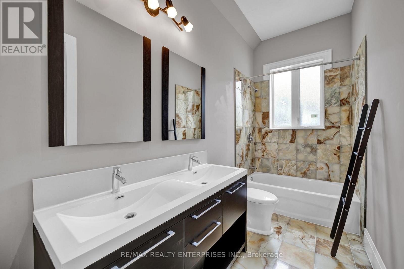 Photo 10 of Main Floor 1233 Lorne Park Road, Mississauga ON