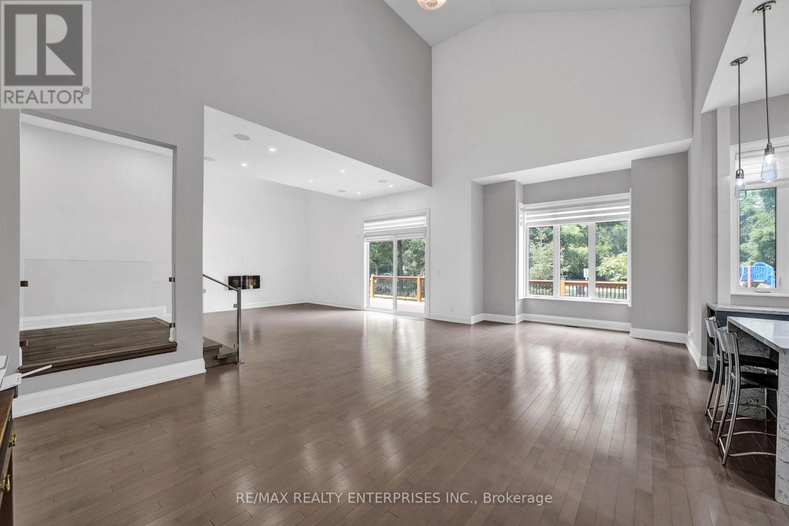 Photo 2 of Main Floor 1233 Lorne Park Road, Mississauga ON