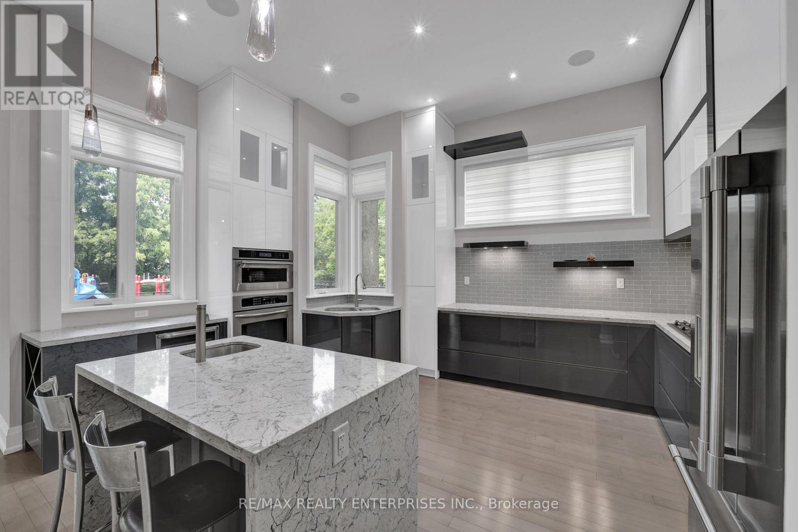 Photo 6 of Main Floor 1233 Lorne Park Road, Mississauga ON