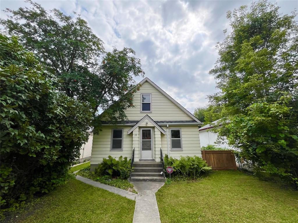 Photo 2 of 18 Ellesmere Avenue, Winnipeg MB