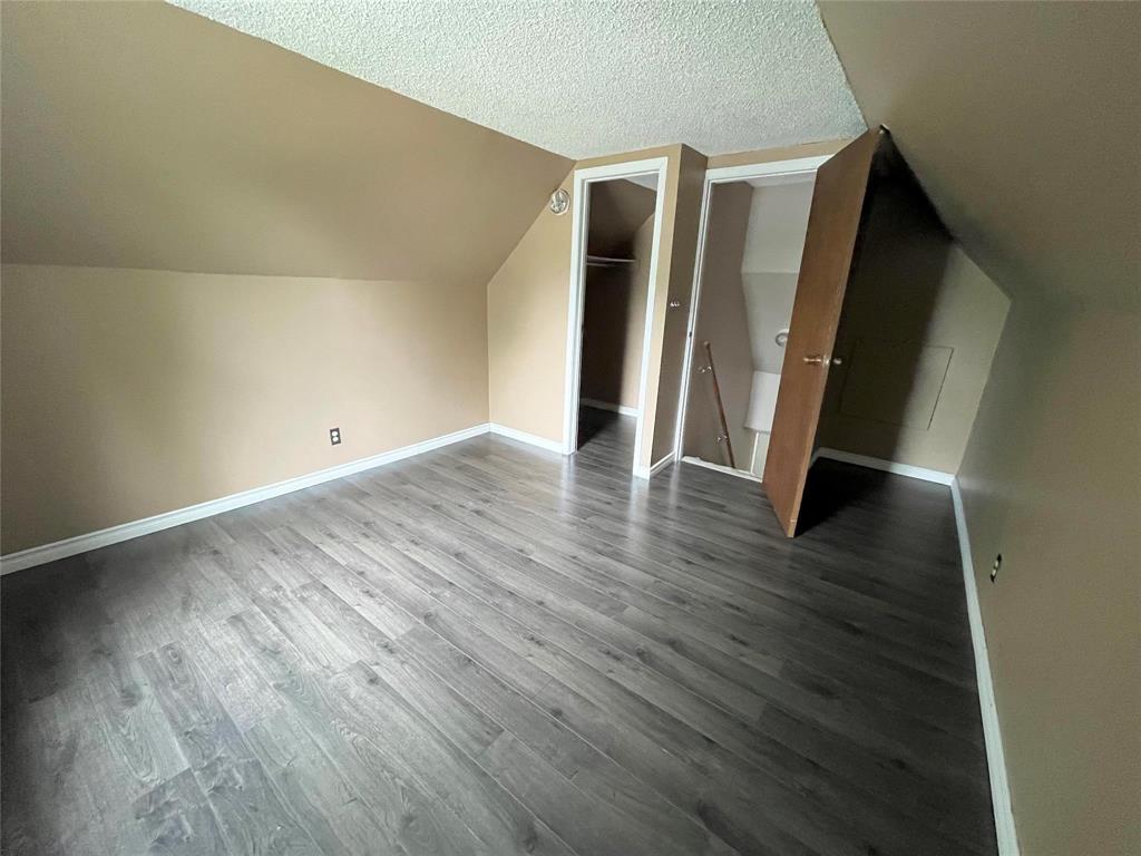 Photo 14 of 18 Ellesmere Avenue, Winnipeg MB