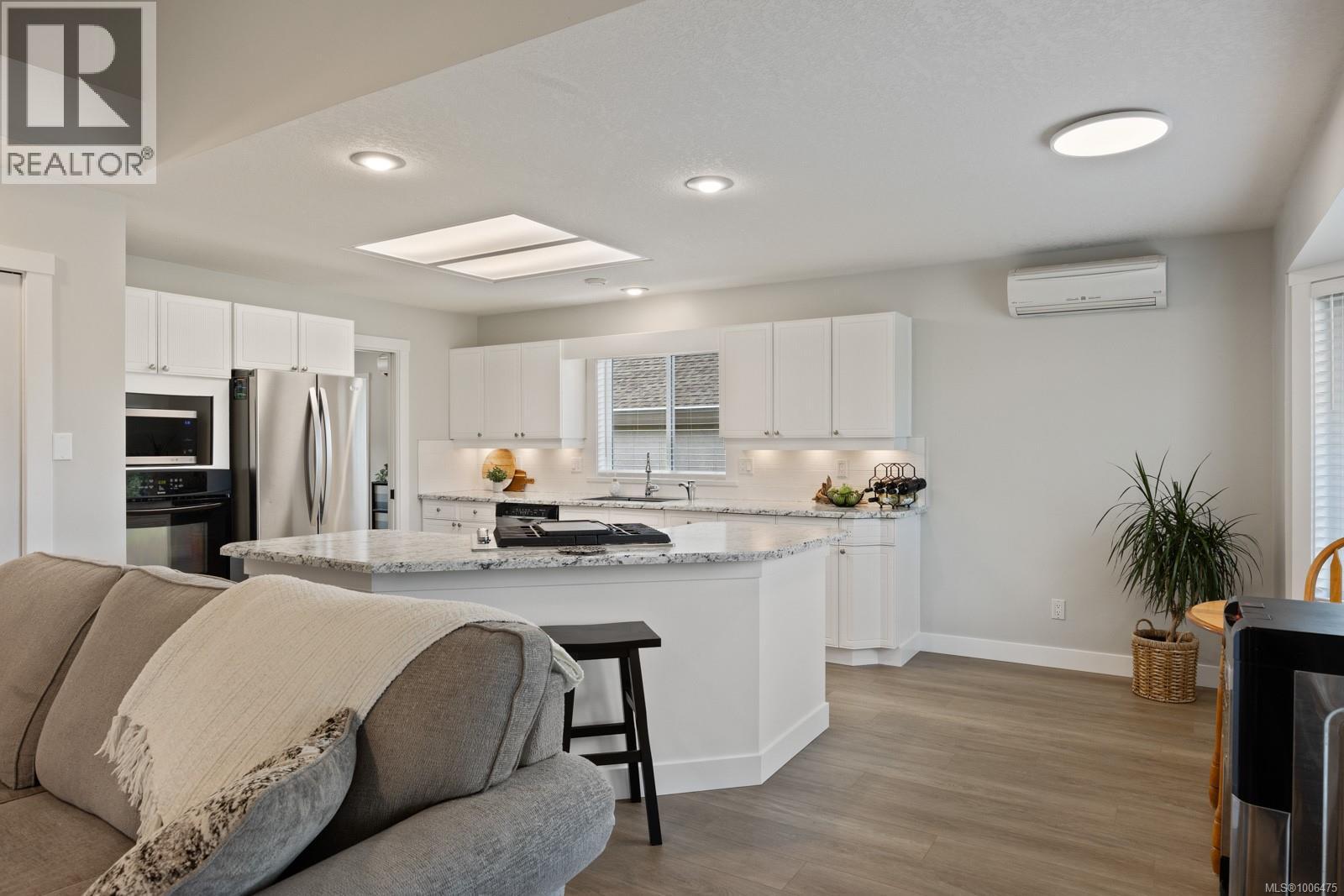 Photo 5 of 955 Royal Dornoch Dr, Qualicum Beach BC