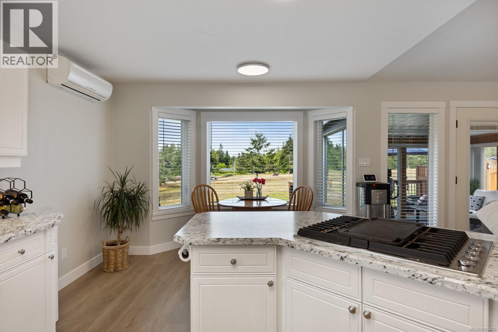Photo 4 of 955 Royal Dornoch Dr, Qualicum Beach BC